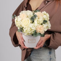 korobka s gortenziej i rozoj 3